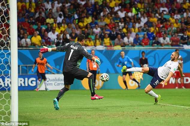 Benzema Cetak Dua Gol Antar Prancis Ungguli Swiss 5-2